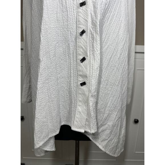 Habitat Pucker Weave White Long Sleeve Loose Fit Blouse Top Toggle Buttons Sz M - Picture 3 of 15